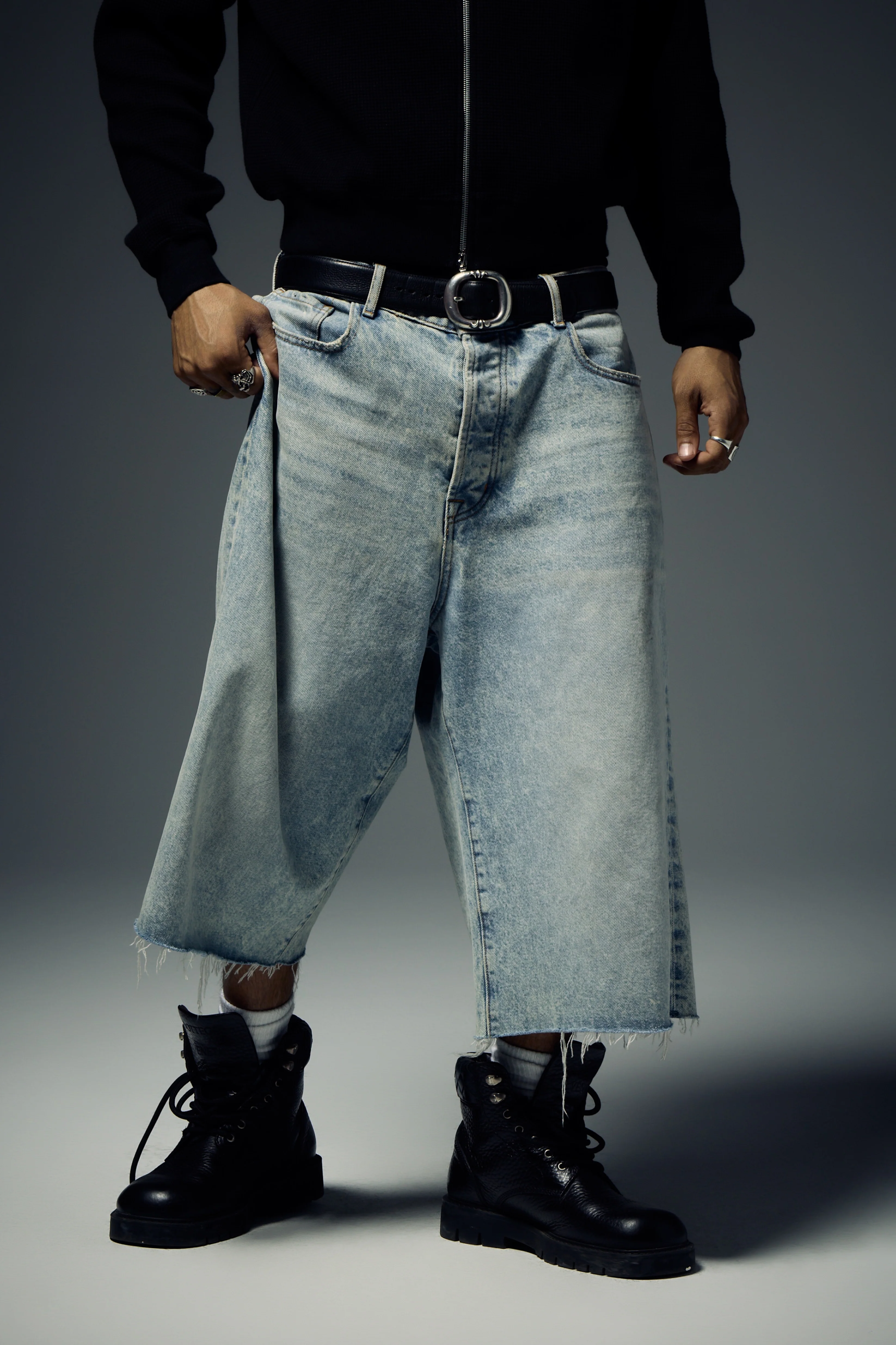 Baggy Denim Short - Light Wash - Image 4